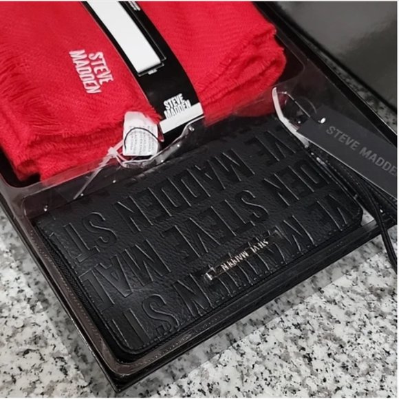 STEVE MADDEN GIFT SET WRISTLET WALLET CASE & SCARF - Picture 3 of 5